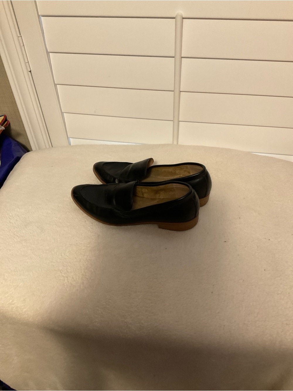 Classic Black Leather Women's Slip-On Loafers - Picture 4 of 6